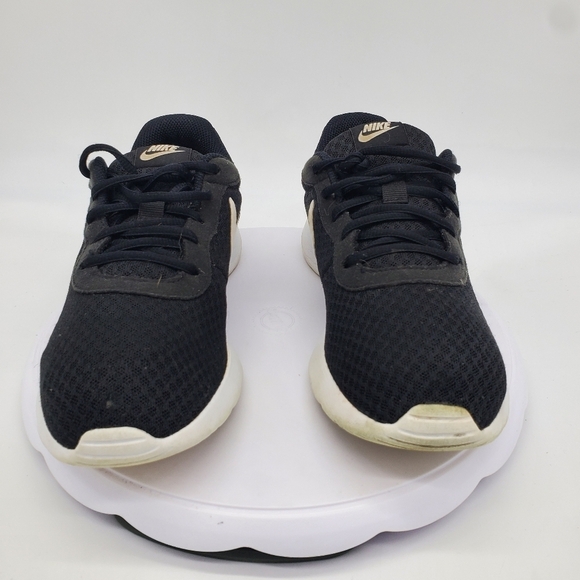 Nike Shoes Women's 8.5 Tanjun 812655-011 Black White Running Gym Sneakers - Picture 2 of 8